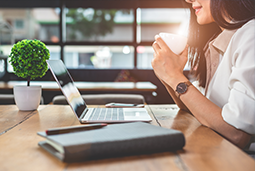 伟德国际1946国际曾诚：女性心态会更沉稳 未来性别区别没那么大